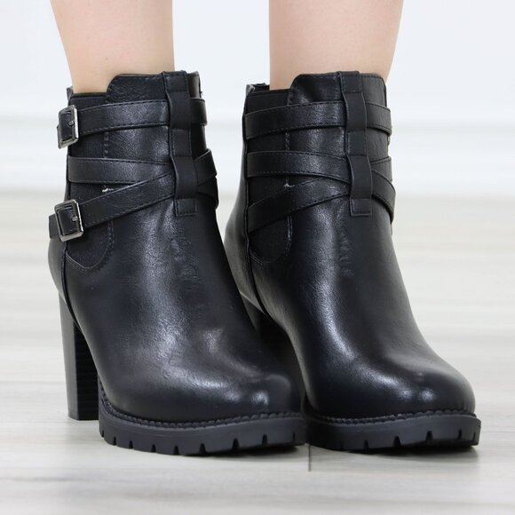 Black Ankle Boots Chunky Lug Block Heel Synthetic Leather Round Toe - Picture 12 of 12